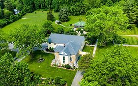 Stone Manor Boutique Inn